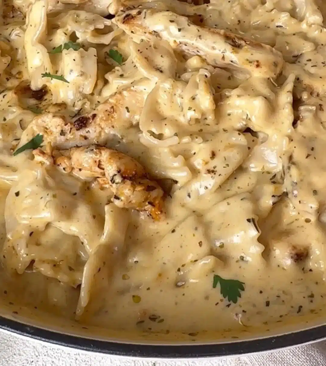Creamy Chicken Garlic Parmesan Pasta