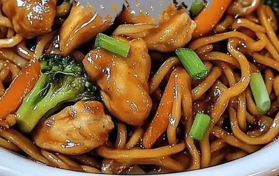 Extra Saucy Garlic Chicken Lo Mein