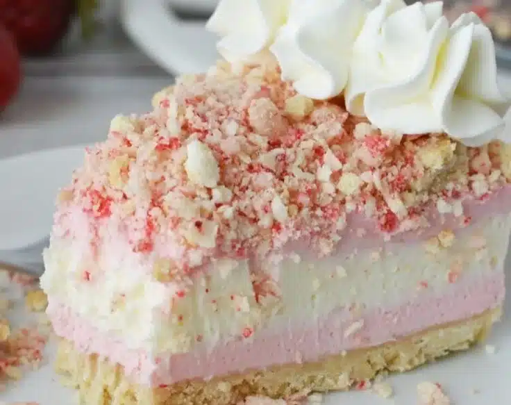 Strawberry Crunch Cheesecake Recipe | Recipe | Easy Cheesecake Recipes, Strawberry Crunch Cake, Vale