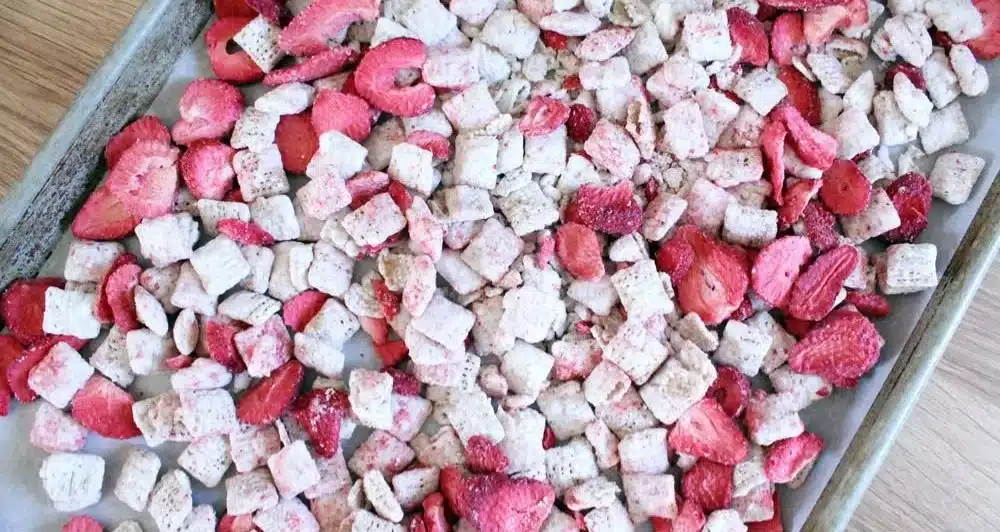 Strawberry Lemonade Chex Mix